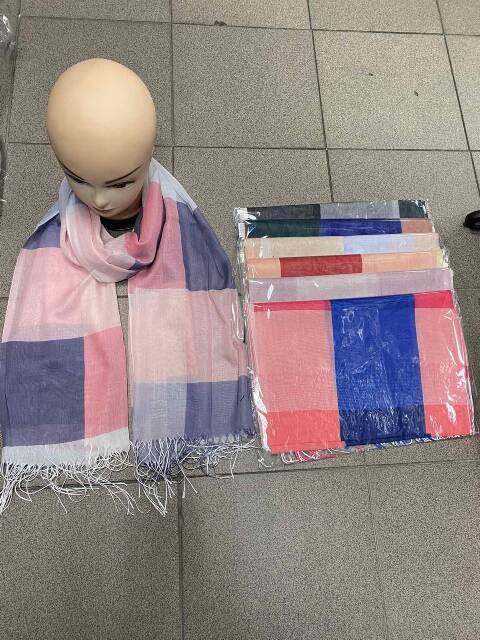 Szaliki damskie 2453 Mix kolor Standard