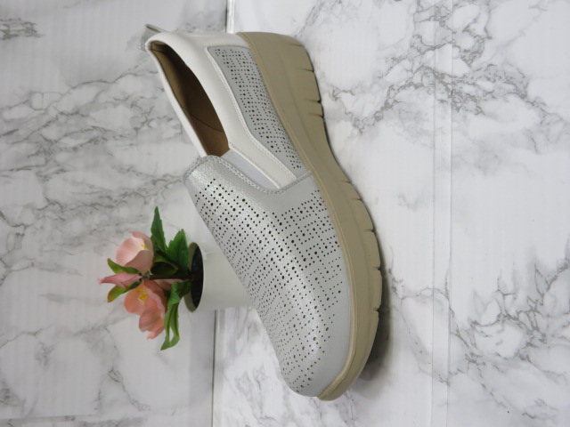 Półbuty Damskie 57510-3 JEDEN 36-42 1