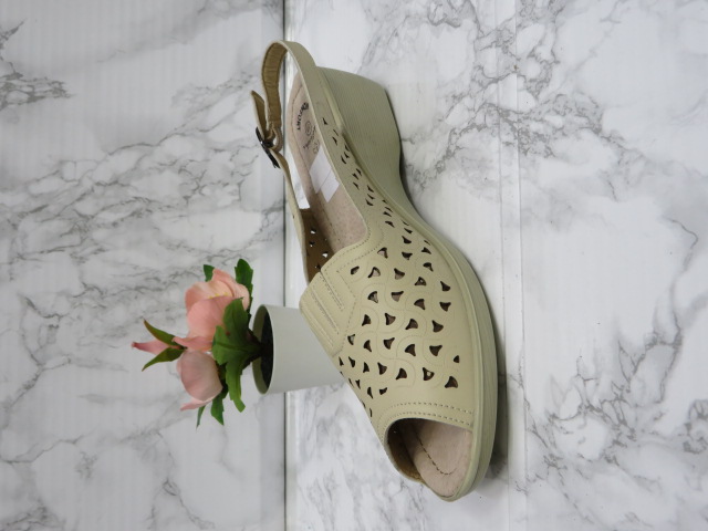 Sandały damskie M825 BEIGE 36-41 1