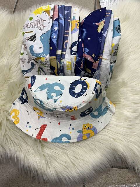 Kapelusze dziecięce 8342 Mix kolor Standard