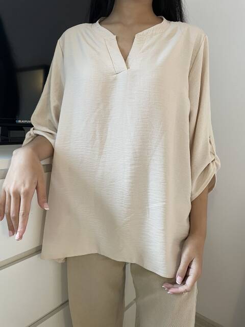 Bluzka damska 8930 1 kolor 46-54 (towar polskie) 1