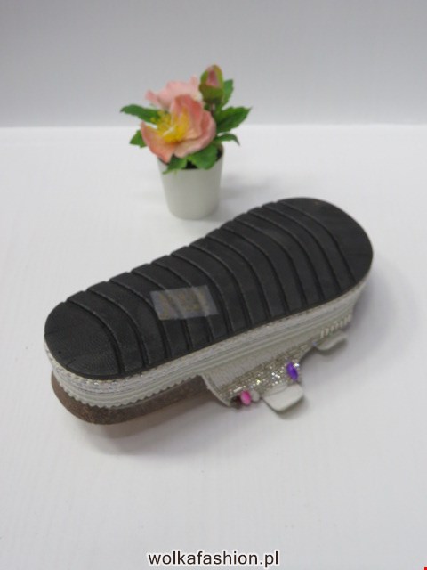 Klapki Damskie X-19 WHITE 36-41 2