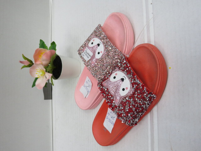 Kapcie Dziecięce XF-25 JEDEN 30-35