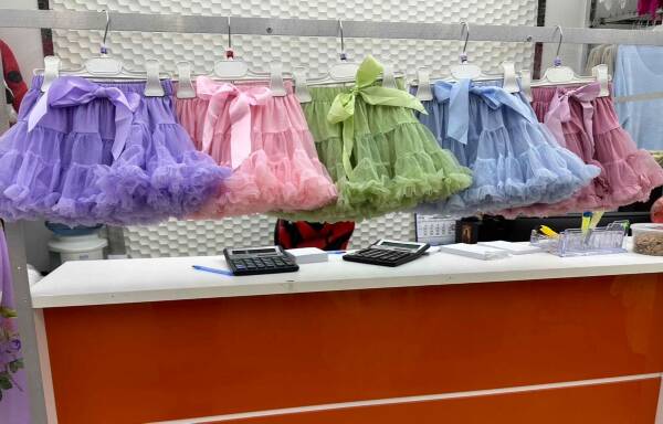 Spódnice dziewczęce 7473 1 kolor 4-14 1