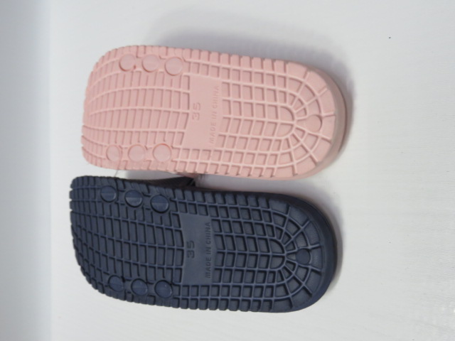 Kapcie Dziecięce E151C JEDEN 30-35 2