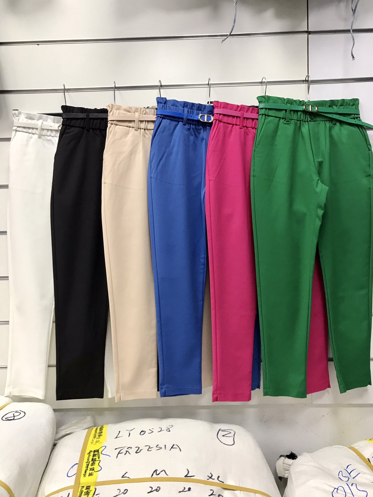 Spodnie damskie 4068 1 kolor  S-XL 1