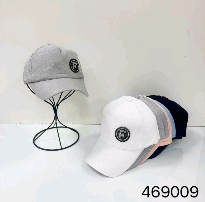 Czapki damskie 469009 MIX KOLOR STANDARD 1