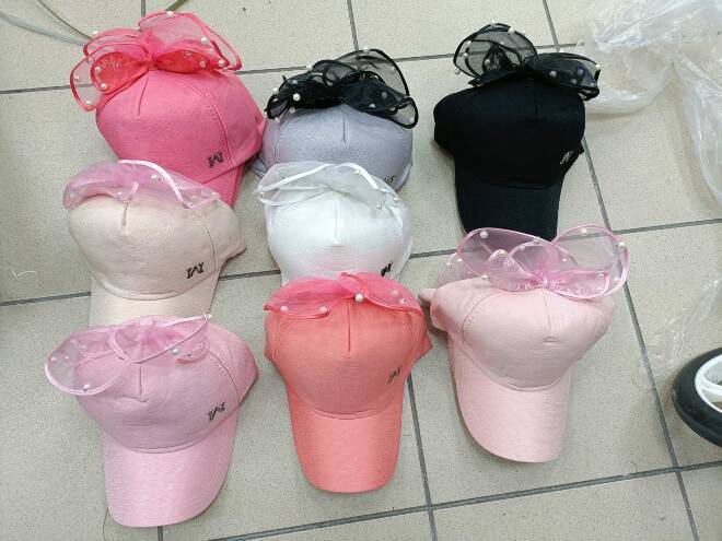 Czapki dziecięce daszkiem 5278 Mix KOLOR  Standard 1