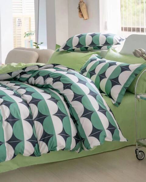 Komplet pościeli 4 części 1053 1 kolor 200x220 1