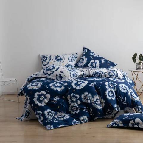 Komplet pościeli 4 części 1054 1 kolor 200x220 1