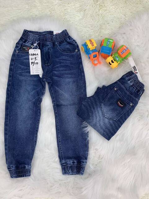 Jeansy chłopięce 1530 1 kolor 1-5