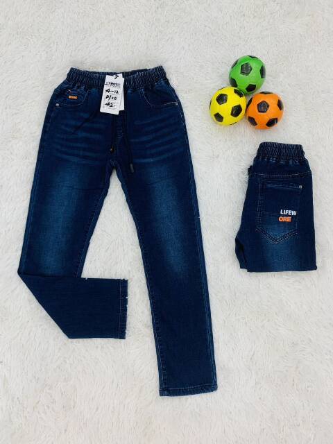 Jeansy chłopięca 1664 1 kolor  4-12