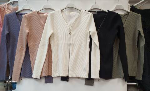 Sweter damskie 8255 Mix kolor Standard