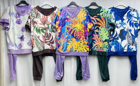 Komplet damskie 9516 Mix kolor Standard (Towar Polskie)