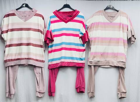 Komplet damskie 9518 Mix kolor Standard (Towar Polskie)