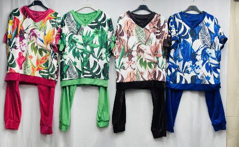 Komplet damskie 9520 Mix kolor Standard (Towar Polskie)