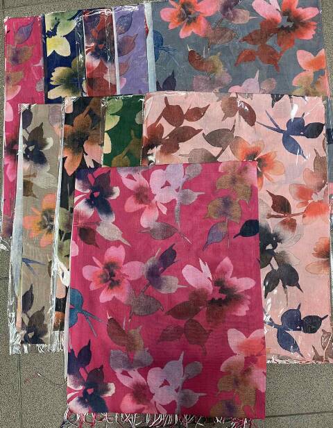 Szaliki damskie 8215 Mix kolor Standard