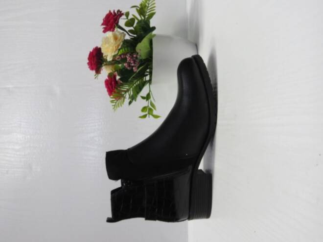 Botki Damskie M670 BLACK 36-41 1