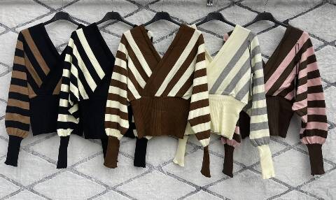 Sweter damskie 3432 Mix kolor Standard