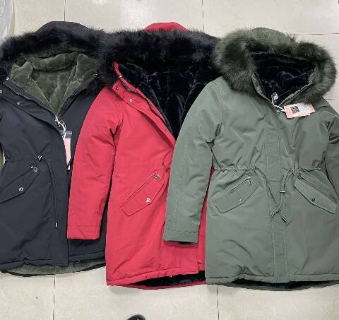 Kurtka  damskie  zimowa 1457 1 kolor S-2XL