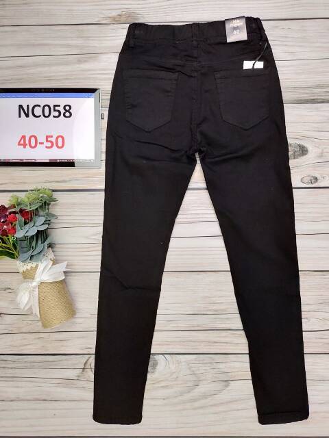 Jeansy damskie NC058 1 kolor 40-50 1