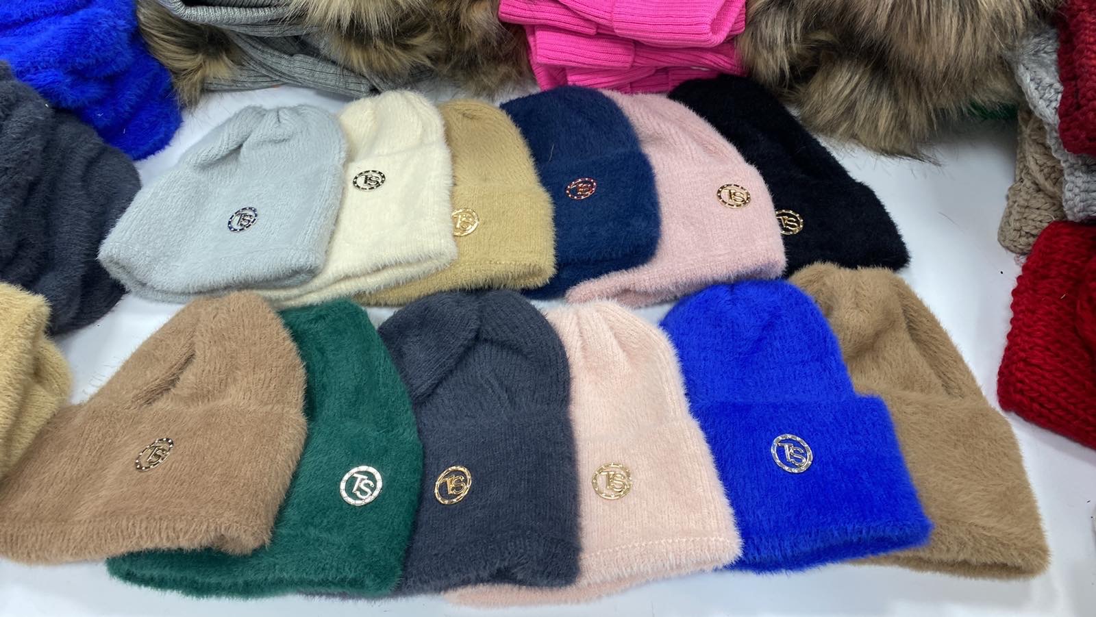 Czapka damskie zimowa 3652 Mix KOLOR  Standard