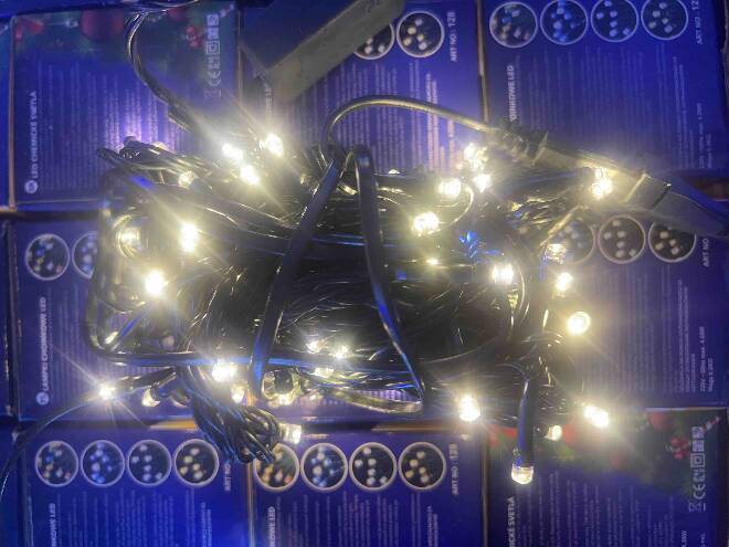 Lampki  4464 1 kolor  100LEDx8m 1