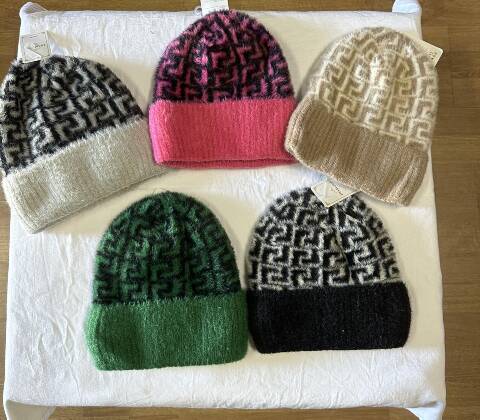 Czapka damska zimowa 7427 Mix kolor Standard