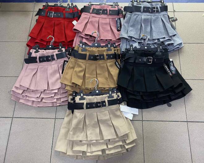 Spódnice dziewczęce 1841 1 Kolor  4-14 1