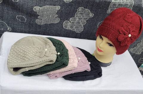  Czapka damska zimowa 8764 Mix kolor Standard (Towar Ploskie) 1