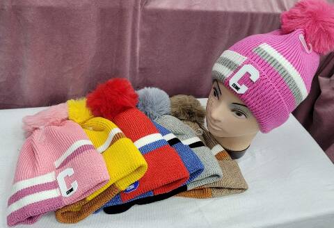 Czapka dziewczęca zimowa 8768 Mix kolor Standard (Towar Ploskie)