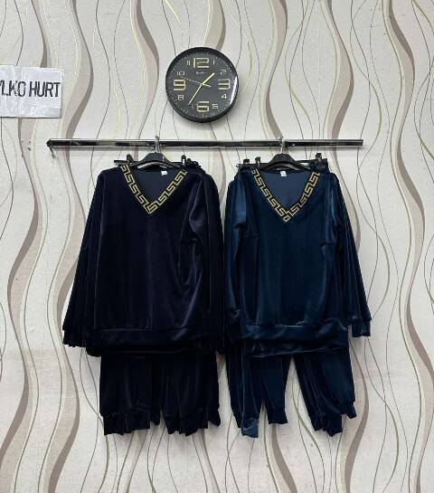 Komplet damskie 0329 1 kolor M-3XL (Towar Ploskie)