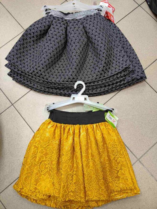 Spódnice dziewczęce 4371 1 kolor  128-158 1