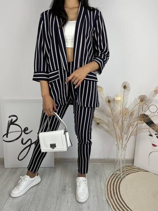 Komplet damskie 6829 1 kolor  S-XL (Towar Polskie)