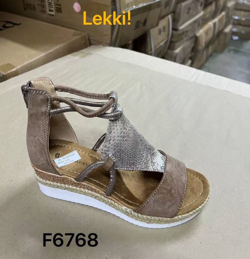  Sandały płaskie Roz 36-41/ 12 par