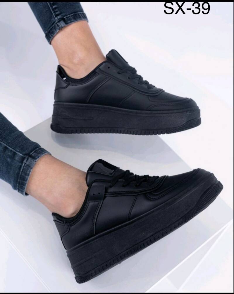 Buty sportowe damskie Roz 36-41/ 12 par