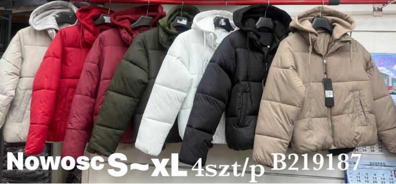 Kurtki damskie zimowe  Roz S-XL, 1 Kolor Paczka 4 szt
