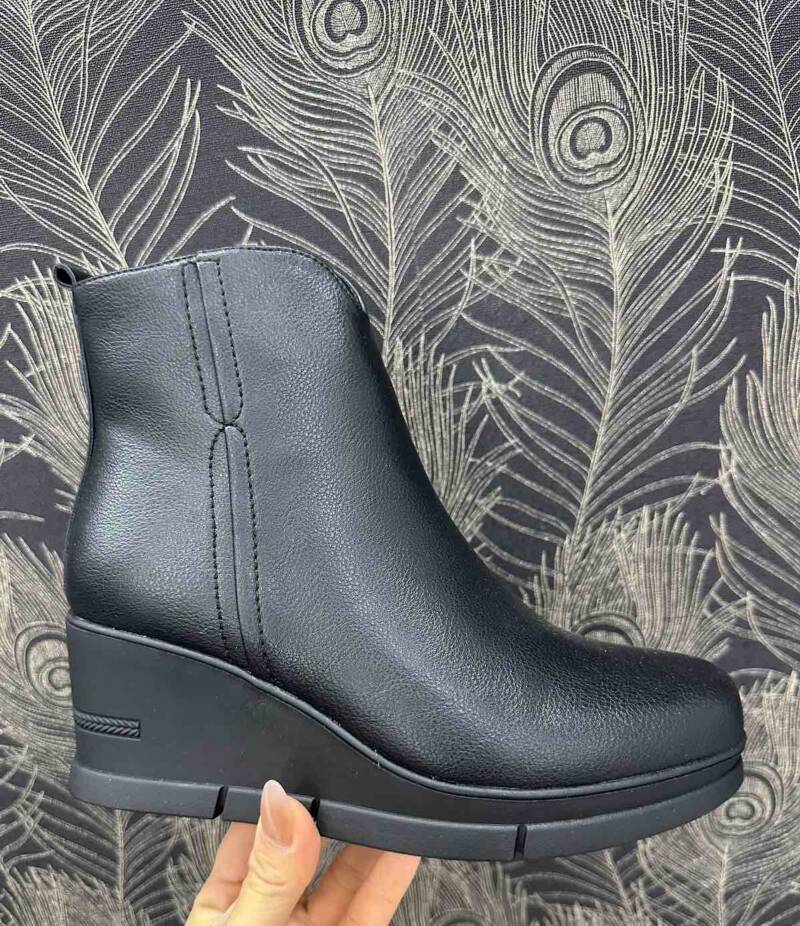 Botki damskie Roz 36-41/ 12 par