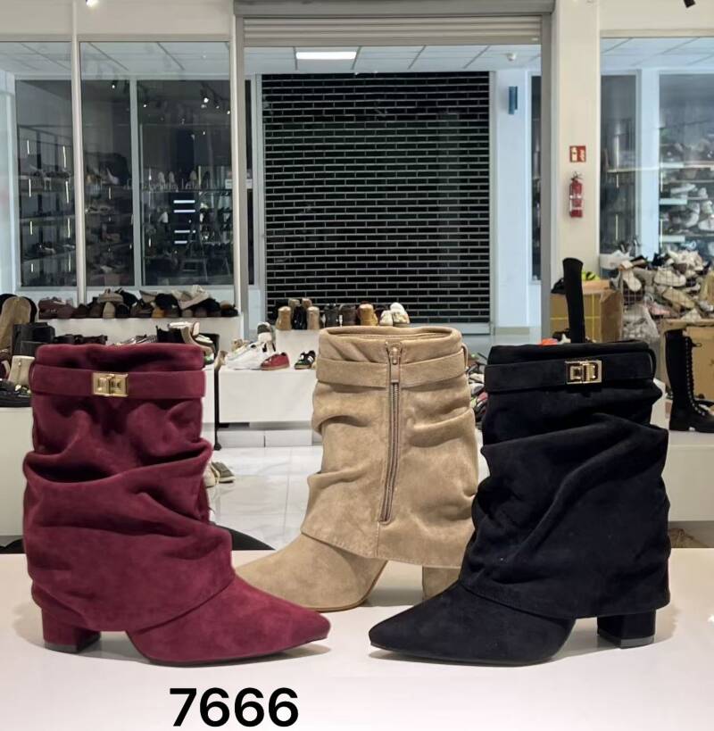 Kozaki damskie Roz 36-41/ 12 par