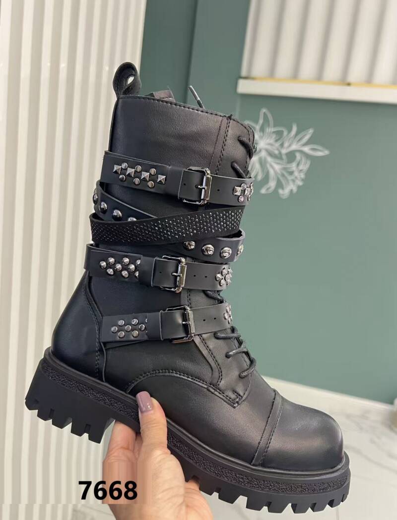 Kozaki damskie Roz 36-41/ 12 par