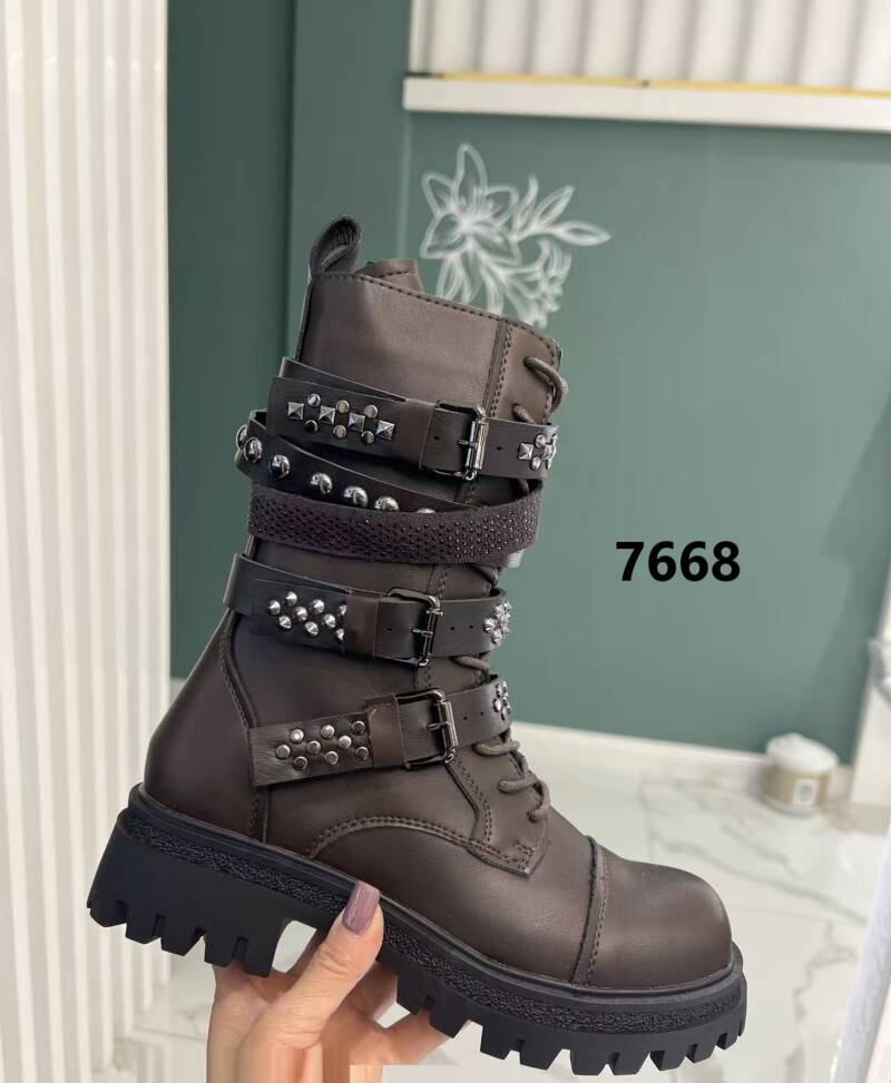 Kozaki damskie Roz 36-41/ 12 par
