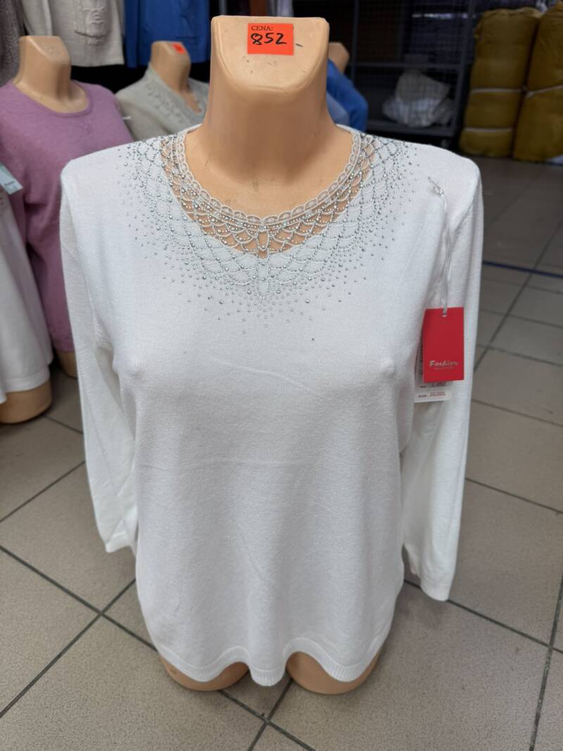 Swetry damskie Roz L-3XL. 1 kolor. Paczka 10 szt