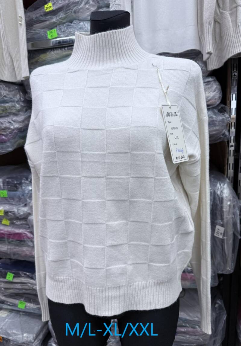 Swetry damskie Roz M/L-XL/2XL. Mix kolor. Paczka 8 szt