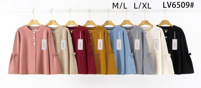 Swetry damskie Roz M/L-L/XL. Mix kolor. Paczka 8 szt