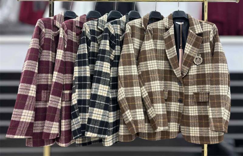  Płaszcze damskie (Włoskie produkt) Roz S-XL, Mix Kolor Paczka 5 szt