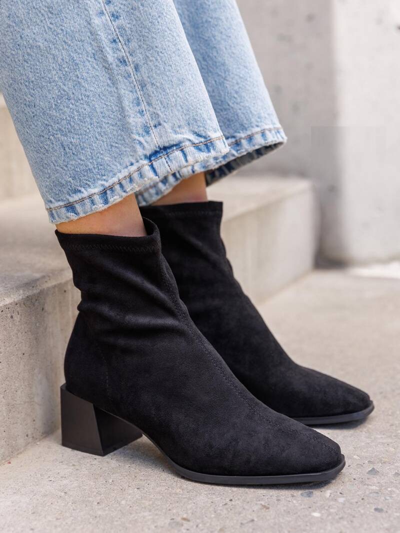 Botki damskie Roz 36-41/ 12 par