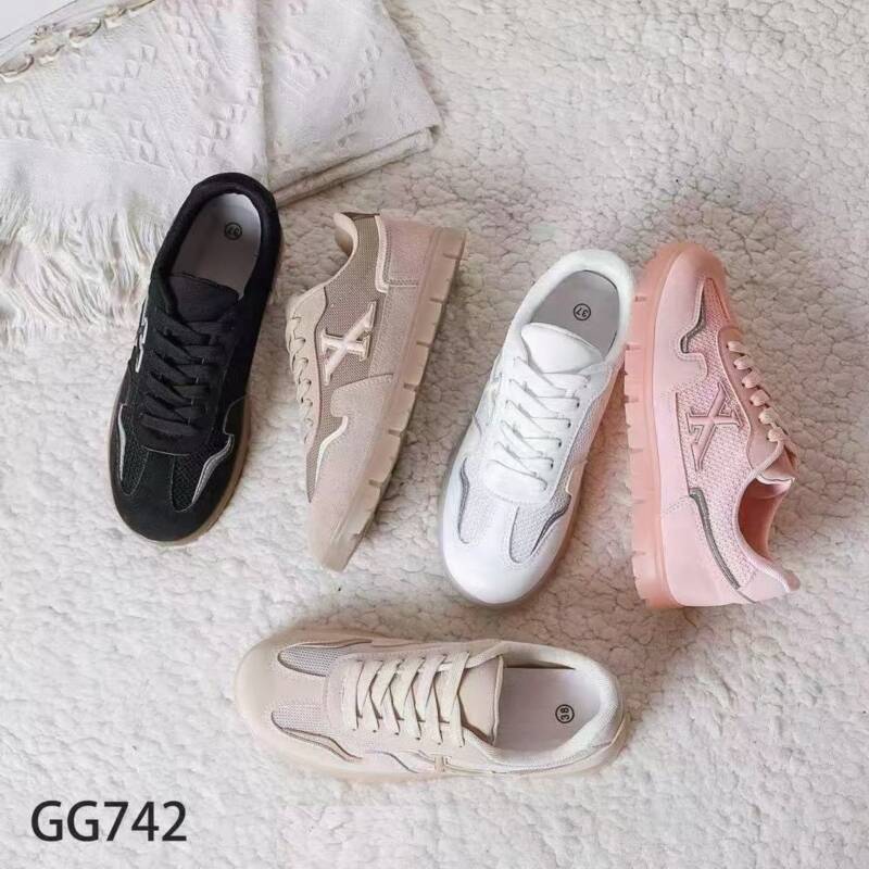 Buty sportowe damskie Roz 36-41/ 12 par 1