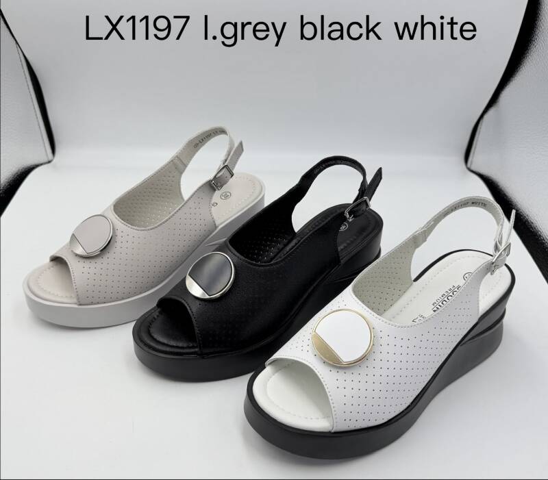 Klapki damskie Roz 36-41 / 12 par	