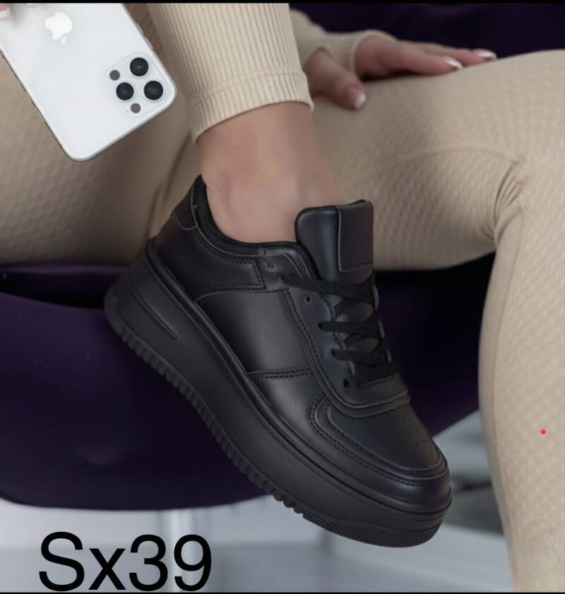 Buty sportowe damskie Roz 36-41 / 8 par