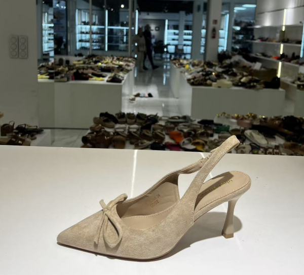 Szpilki damskie Roz 36-41 / 12 par